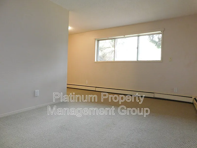 Building Photo - 322 6th Ave NE #23