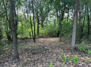 195X Glenhill Rd, Saint Paul, MN 55118