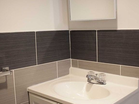 5th image of 213-17 Nashville Blvd #1