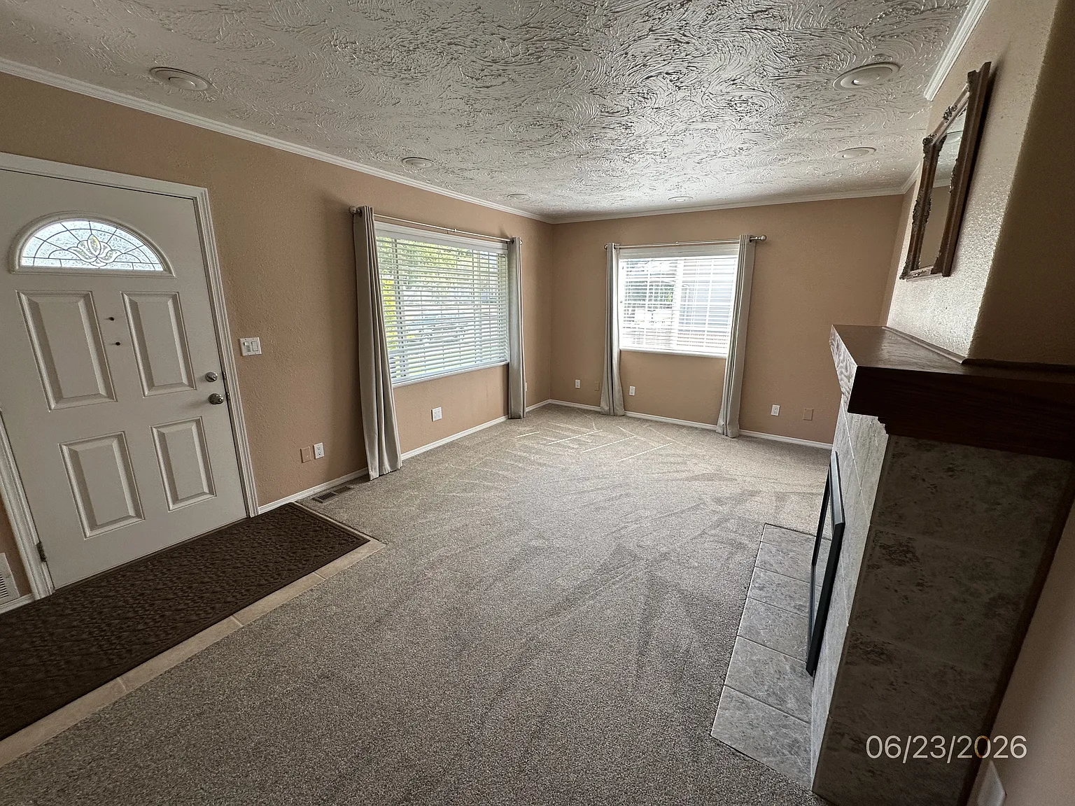 3 bed, 1560 sqft, $1,950 — Photo 3