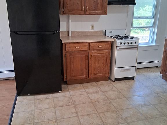 2nd image of 148 Main St APT 3