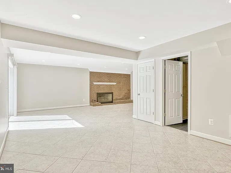 5021 Fleming Dr — Photo 47