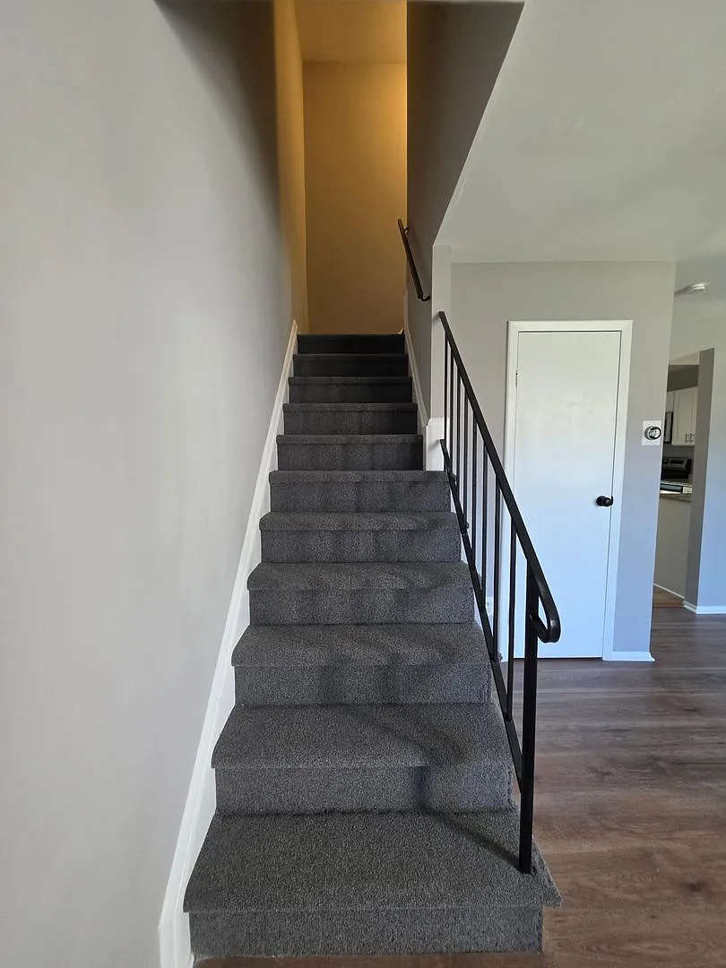 Updated 3-Bedroom Townhome in Edgewood Great Location! — Photo 3