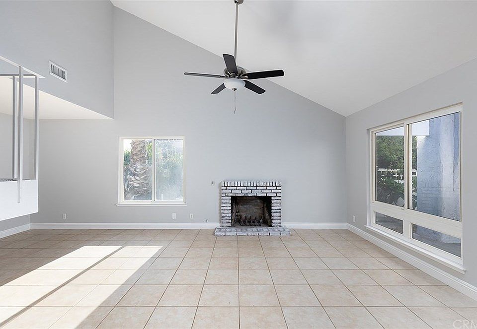 1st image of 1876 N Glenview Cir