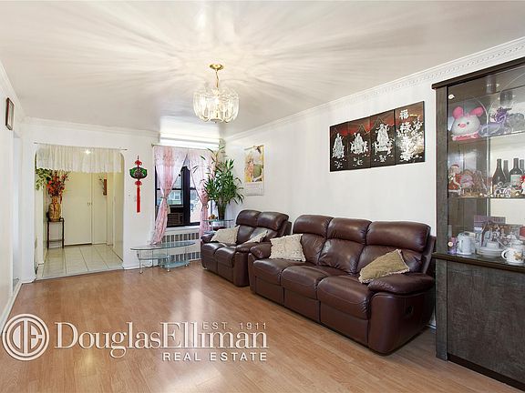 4th image of 2928 Avenue T #2