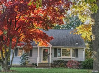 388 S Pleasant Ave, Ridgewood, NJ 07450