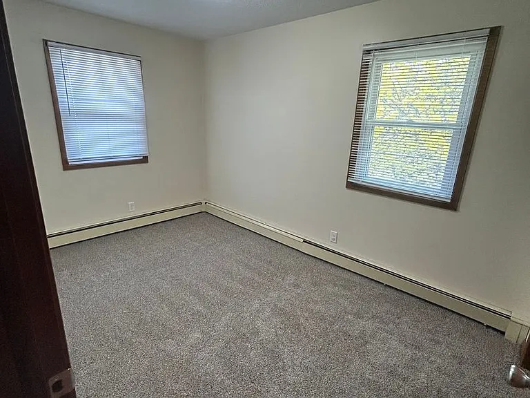 335 Iowa Ave — Photo 5