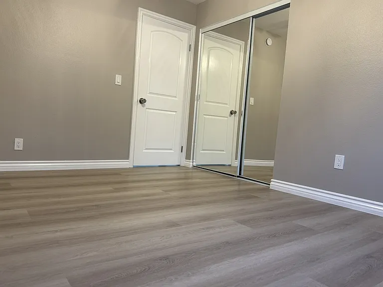 374 N Avenue 57 — Photo 8