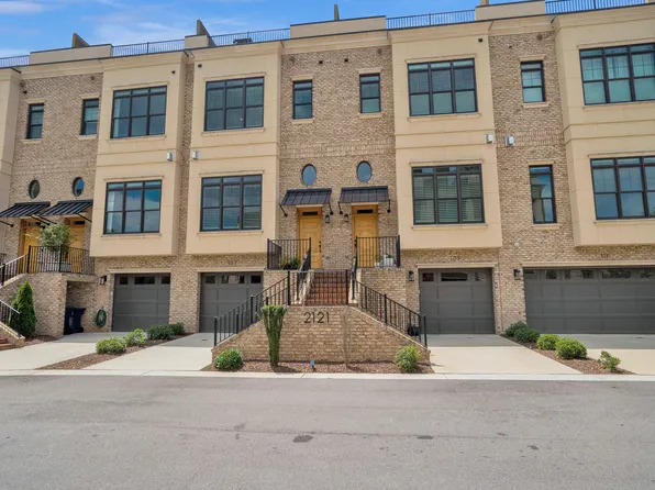 2121 Oberlin Village Dr #107, Raleigh, NC 27605