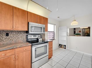 10145 Sunrise Lakes Blvd APT 301, Sunrise, FL 33322