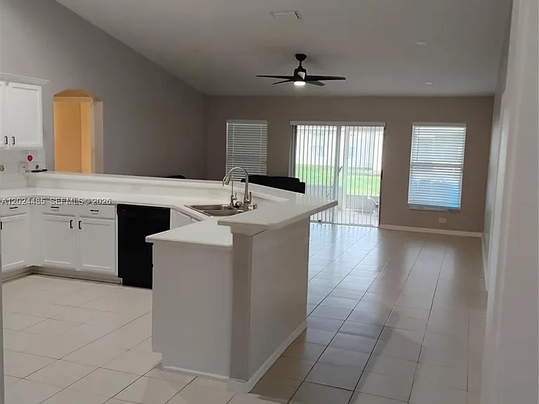 1001 SW Estaugh Ave — Photo 8