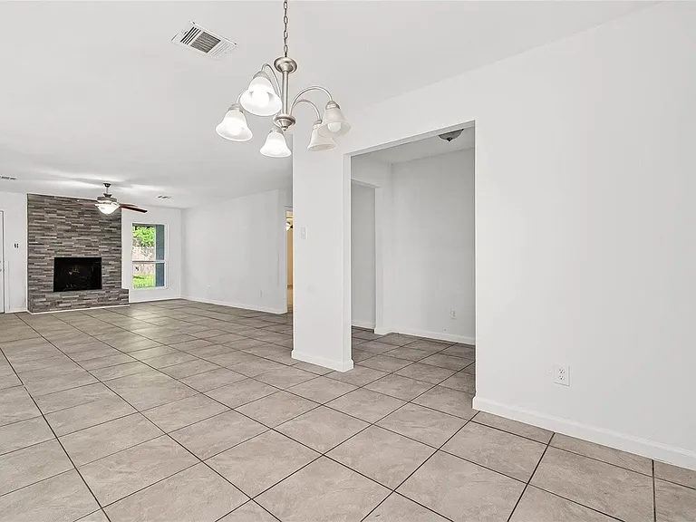 29311 Raestone St — Photo 4