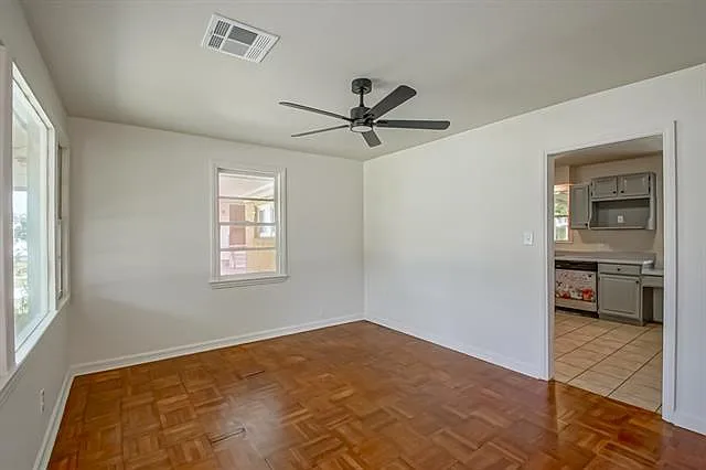 433 Olive Ave — Photo 6