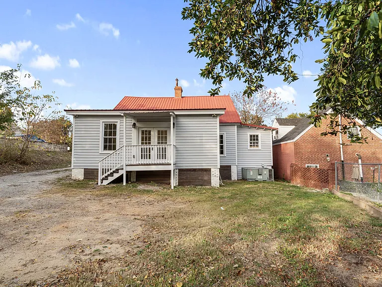 2054 Walton Way — Photo 3
