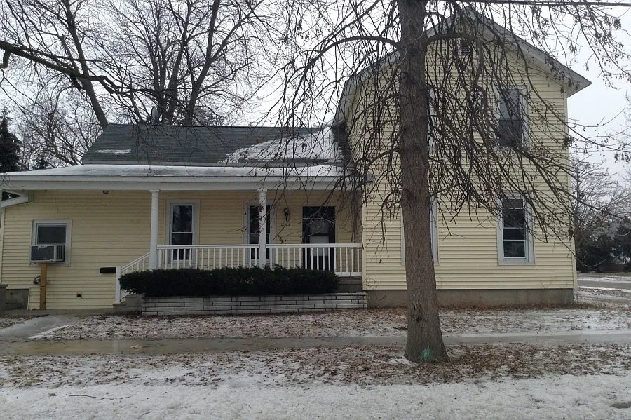 1001 Hart St photo 1
