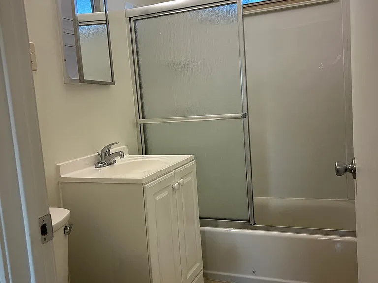 132 Southwood Ctr #7 — Photo 7