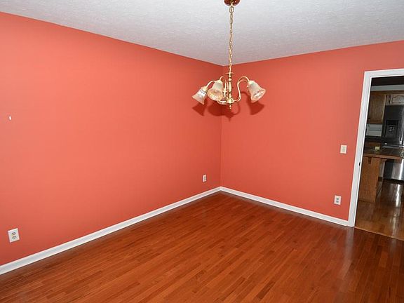 3rd image of 79 Thoroughbred Ln