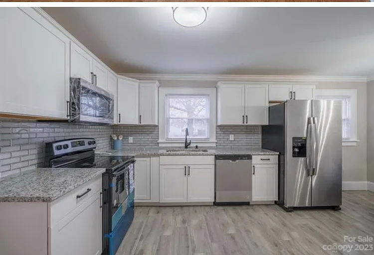 3 bed, 1260 sqft, $2,225 — Photo 2
