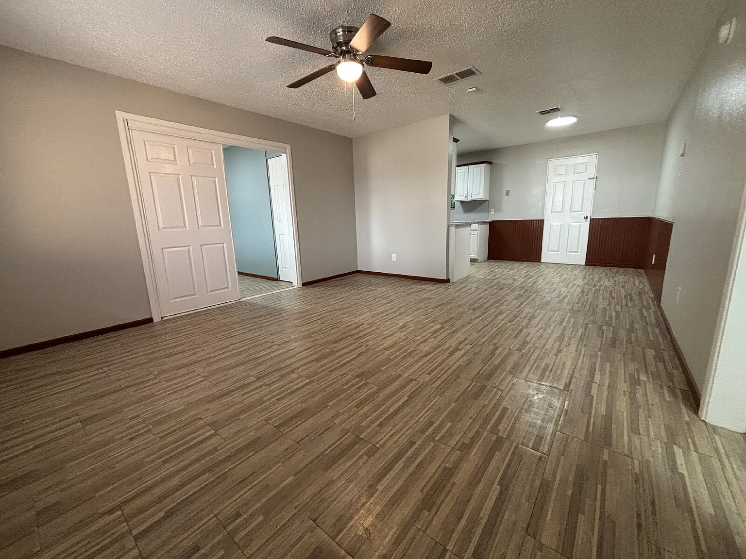 4 bed, 2.0 bath, 1385 sqft, $1,500 — Photo 3