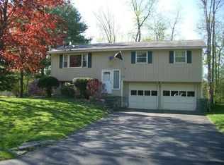 202 Hedgerow Dr, Shelburne, VT 05482