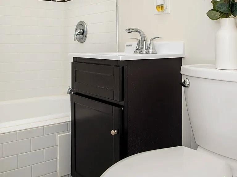 1417 W Hutchinson St #1 — Photo 7