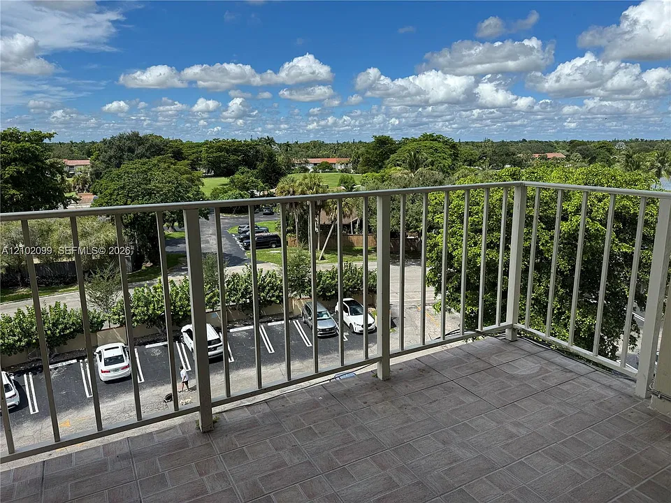 13120 SW 92nd Ave #Penthouse B-1