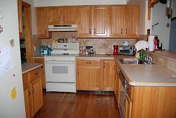 4th image of 11309 Southworth Ave
