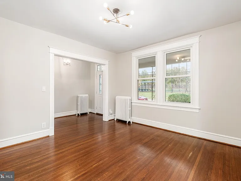 900 Madison St NW #B — Photo 12