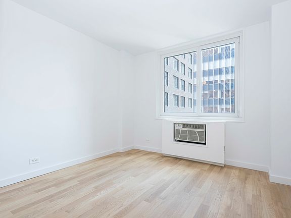 5th image of 230 W 55th St APT 18G