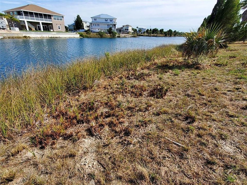 2nd image of 3226 Lugustrum Dr