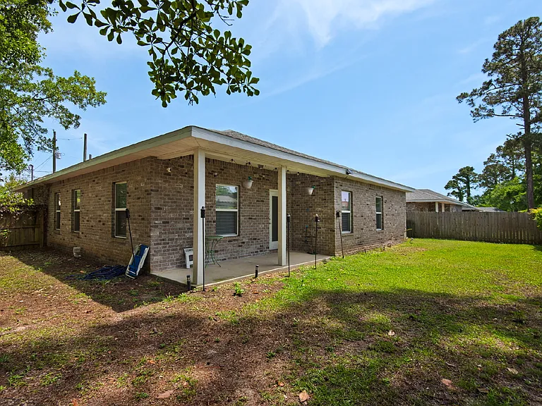 66 Brenda Ln — Photo 23