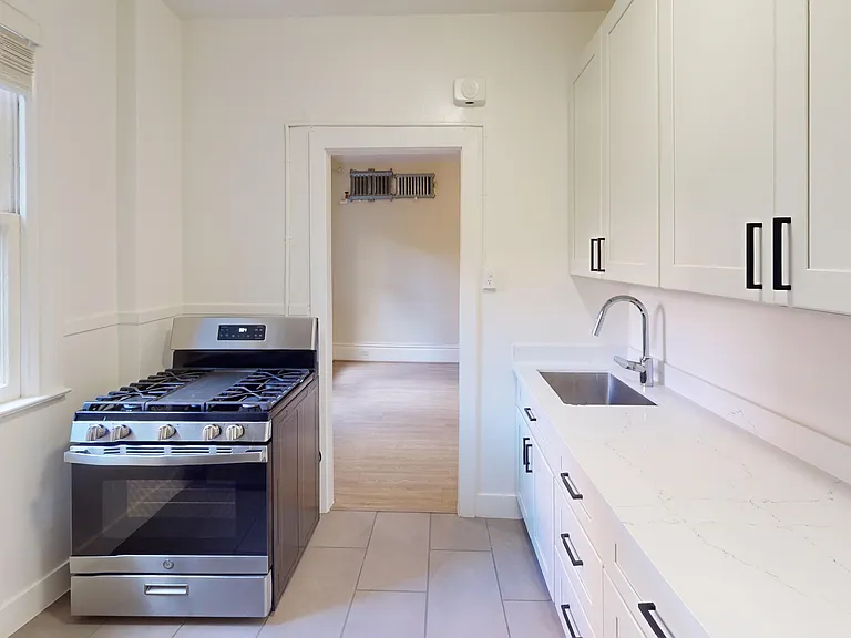 947 Bush Street — Photo 8
