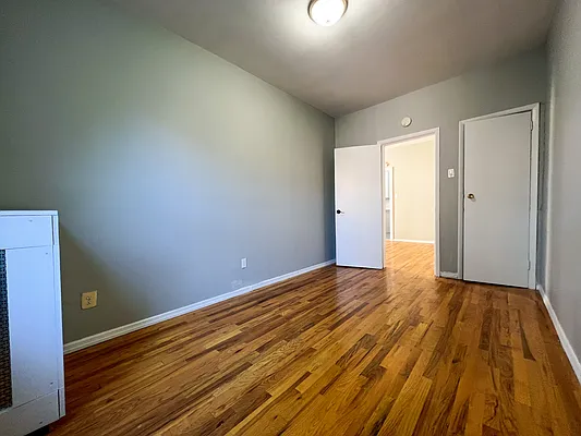 Rented by Realty 2000 Corp | media 22