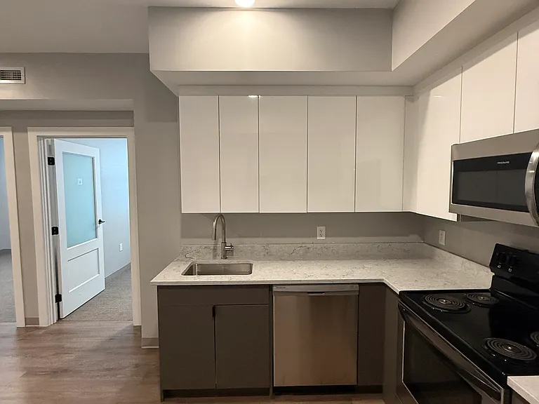 40 Symphony Rd #2 — Photo 2