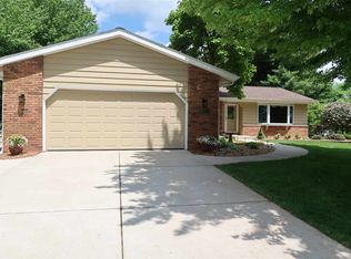2214 Wisconsin Ave, Sun Prairie, WI 53590
