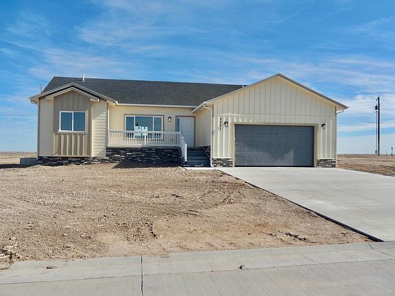 2nd image of 2001 Maple St