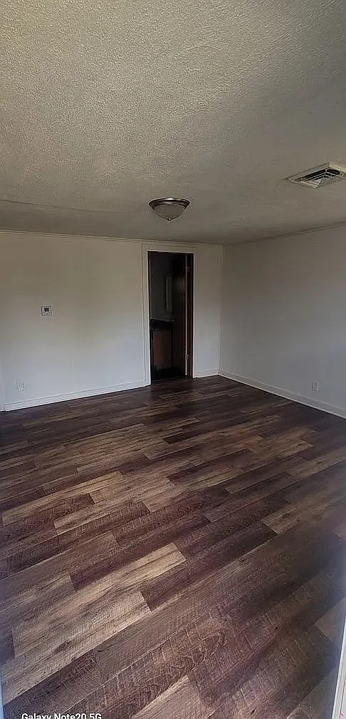 3 bed, 1120 sqft, $675 — Photo 2