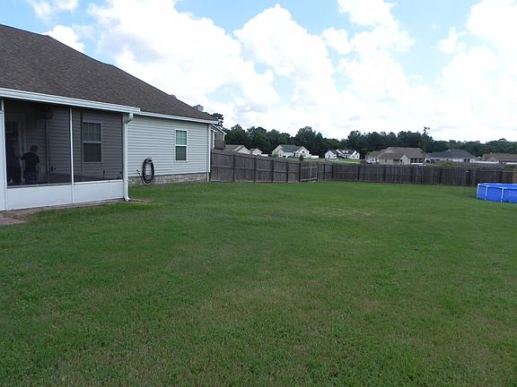 2nd image of 60 Harlee Ln