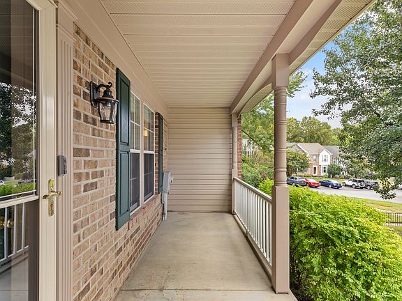 3rd image of 302 Honey Locust Ct