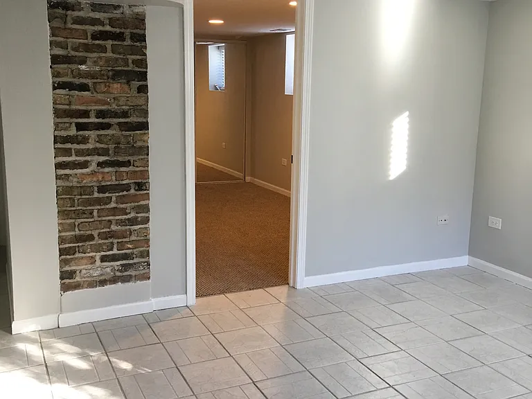 1227 N Bosworth Ave — Photo 11