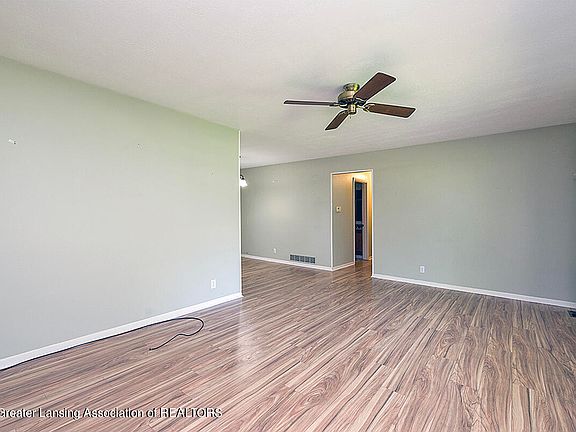 2nd image of 3417 Josephine Ln