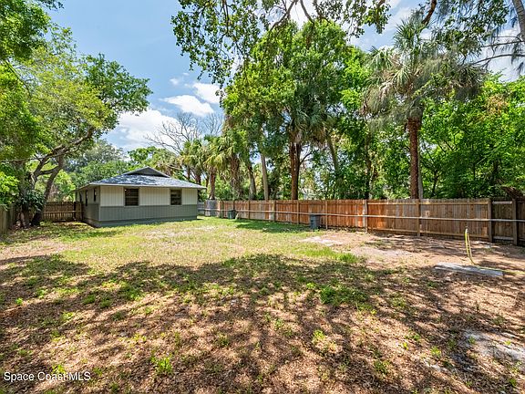 3rd image of 1919 Poinsetta Blvd #1919