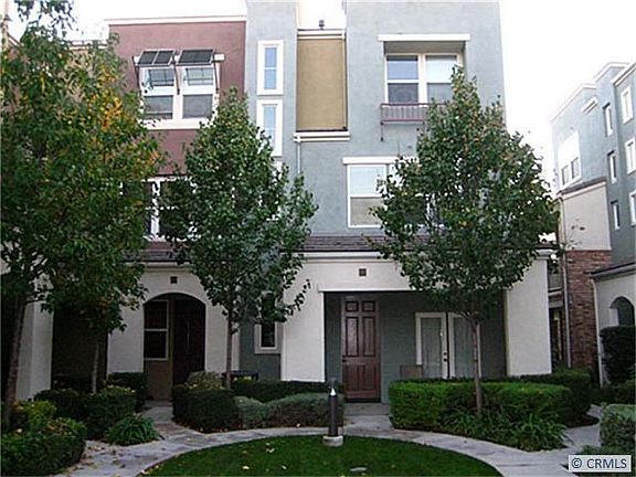 2nd image of 231 W Zinfandel Dr