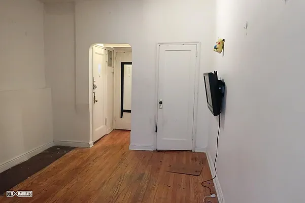 Rented by Citi Habitats | media 15