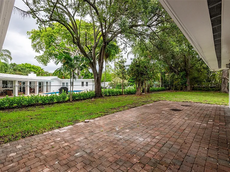 12725 SW 80th Ave — Photo 3