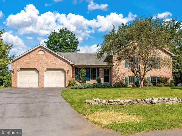 10722 Pickett Ct, Williamsport, MD 21795