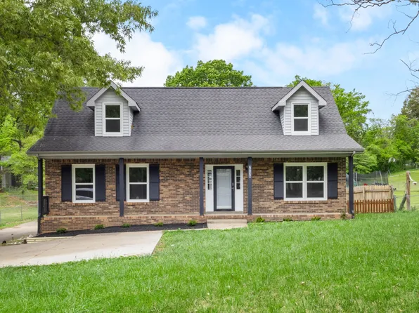 2236 Sweetbriar Dr, Clarksville, TN 37043