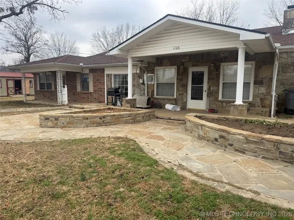 1106 N 3rd St, Quinton, OK 74561