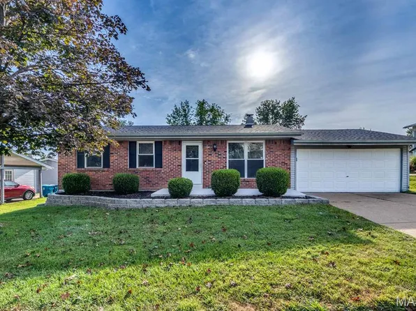 382 Cedar Run Dr, Ballwin, MO 63021