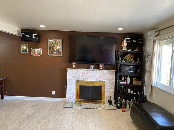 3rd image of 1574 Pensacola Dr